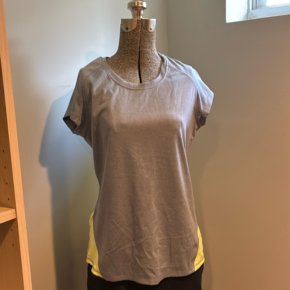 💜 4/$20 - Champion Duo Dry Color Block Workout Top